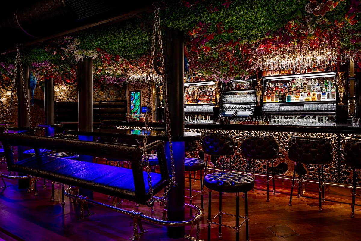 Zlatý Strom Bar & Club